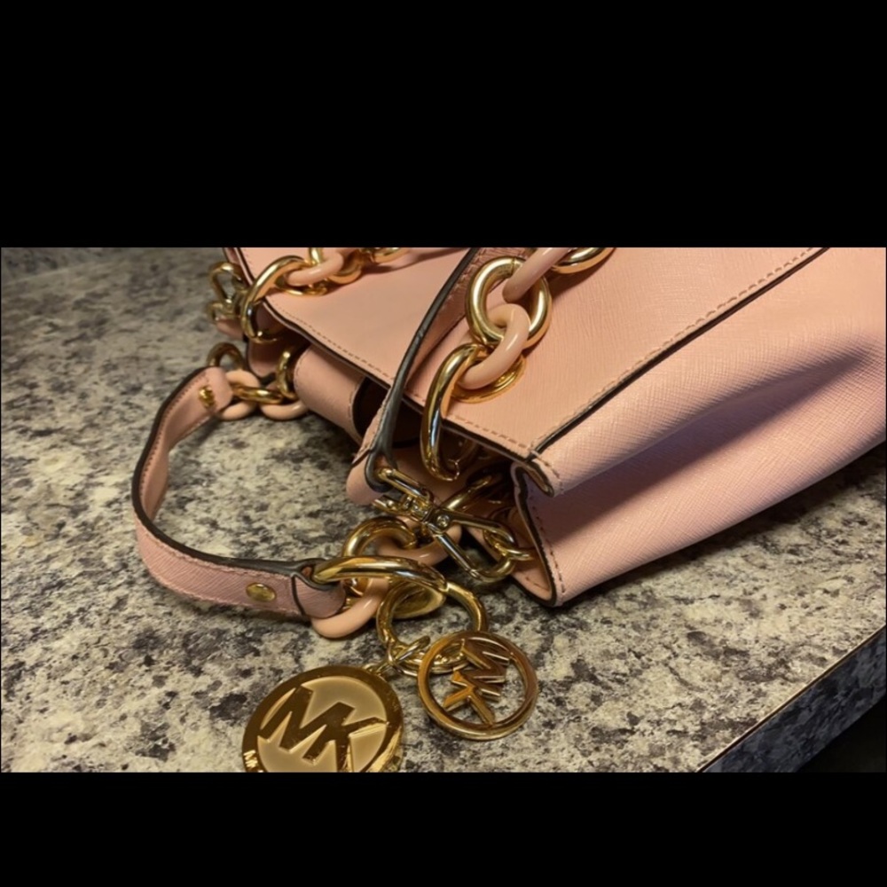 MK HandBag - Picture 3 of 6